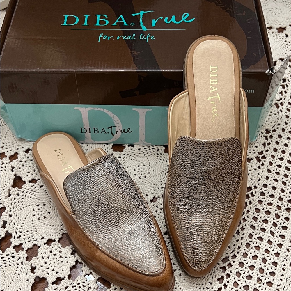 Diba True Art easel Metallic Taupe Pointed Toe Leather Slip on Size 7.5 NWT